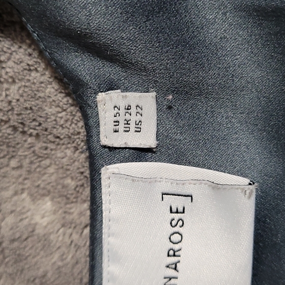 Silk dress - Picture 6 of 9